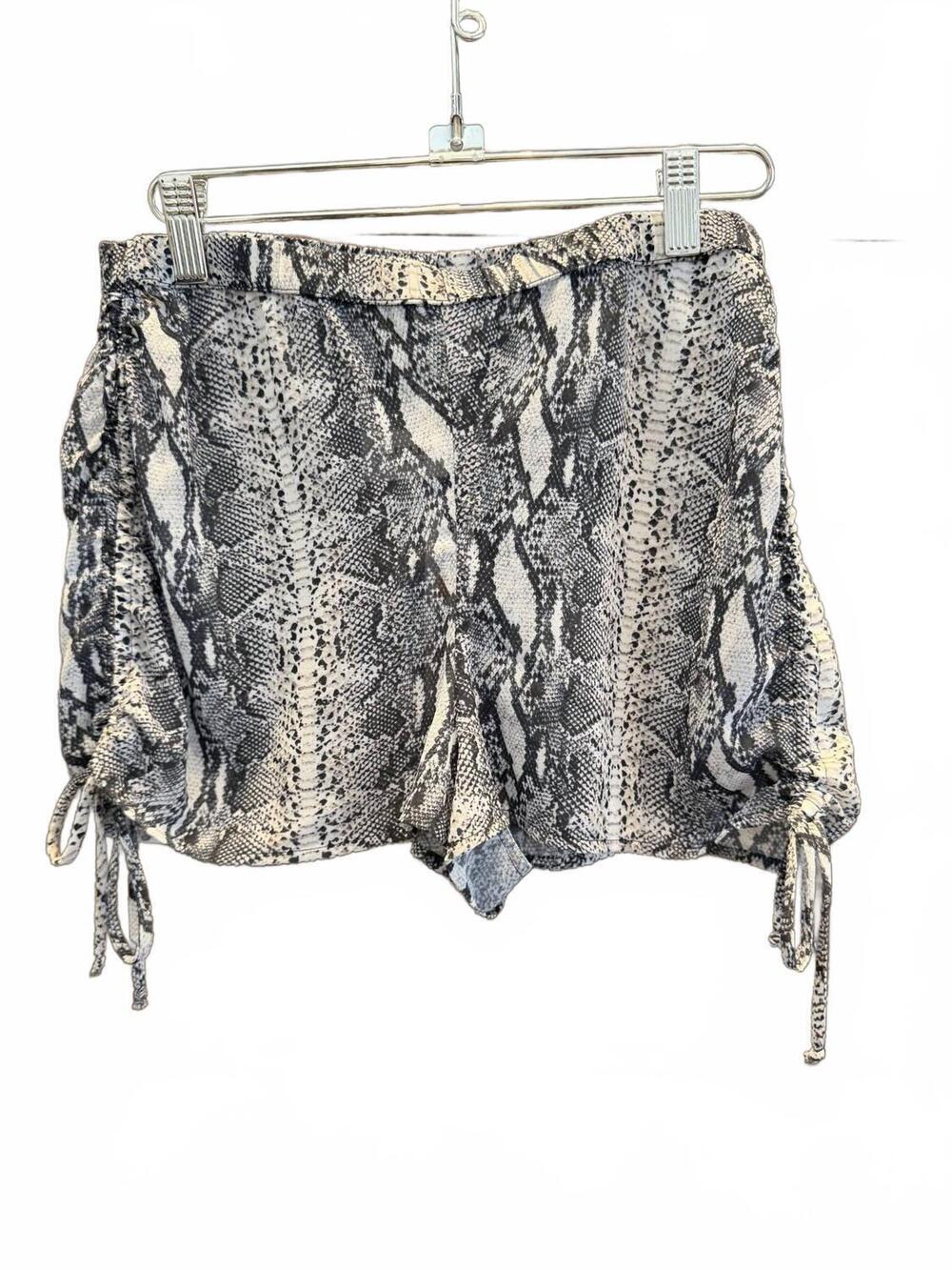 NEW FRANKIES BIKINIS women's aiello viper nubuck short in smoke